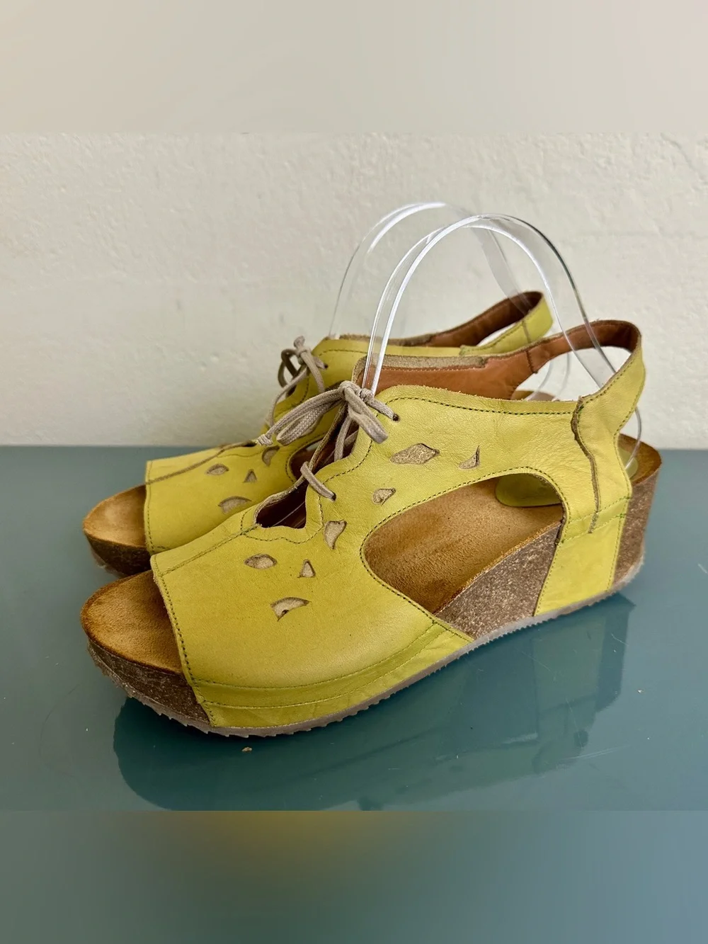 Sergio Tomani Patricia Lime Yellow Leather Wedge Sandal Sz EU 42 US 10.5-11